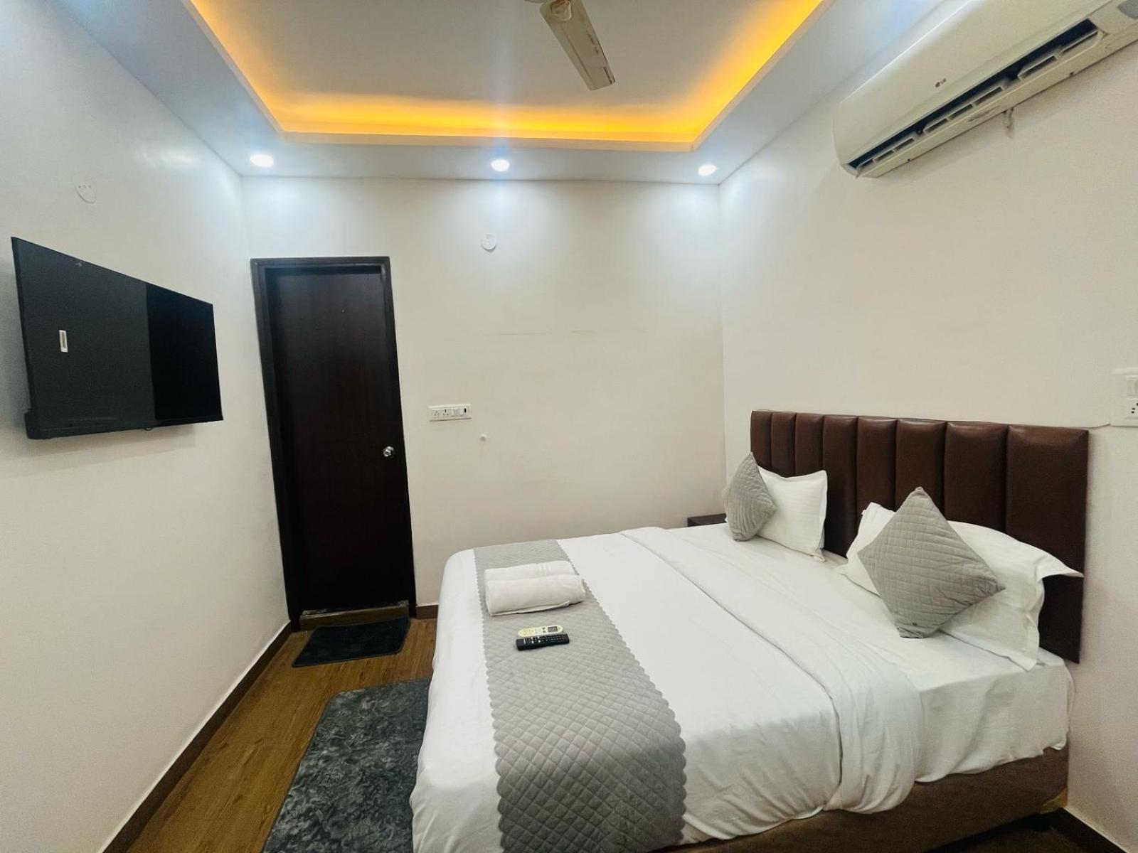 Hotel Mannat 4*